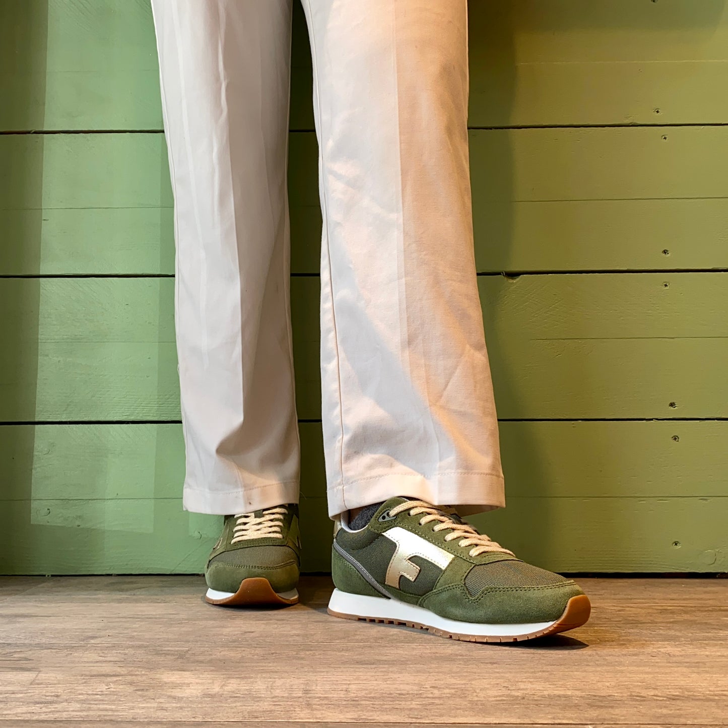 Sneakers Elm kakis