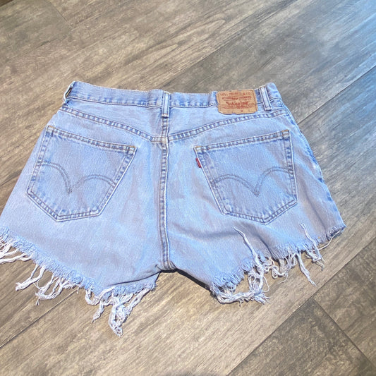 short levi's w34