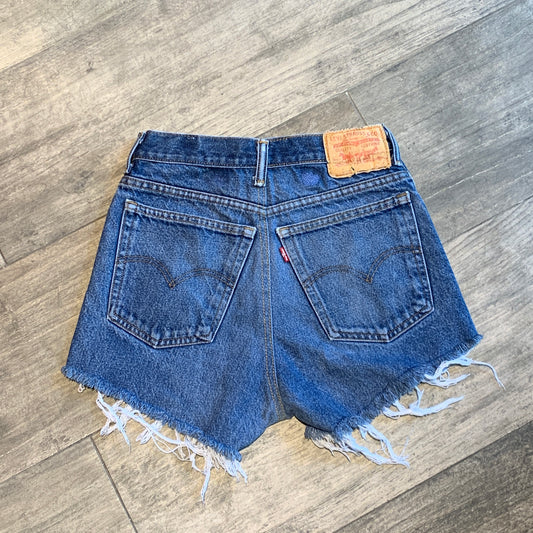 short levi's w26