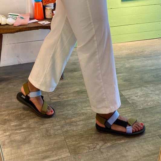 Sandales Match vertes et bleues